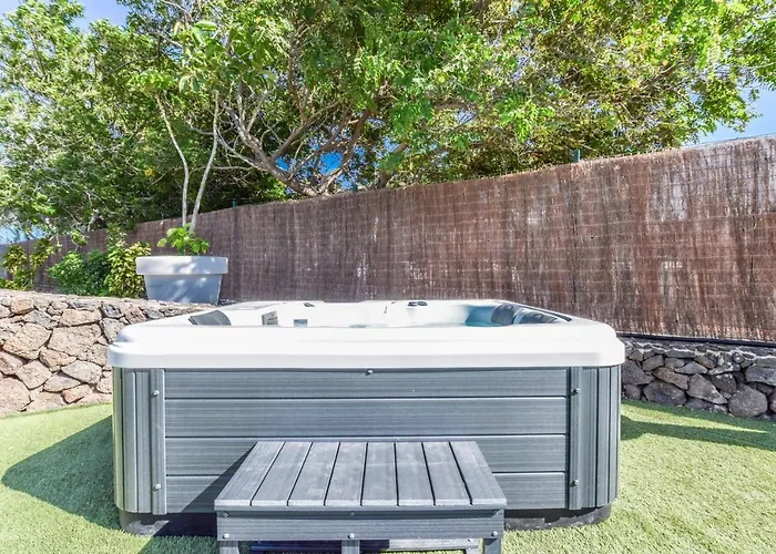 Вилла New Lanzasuites