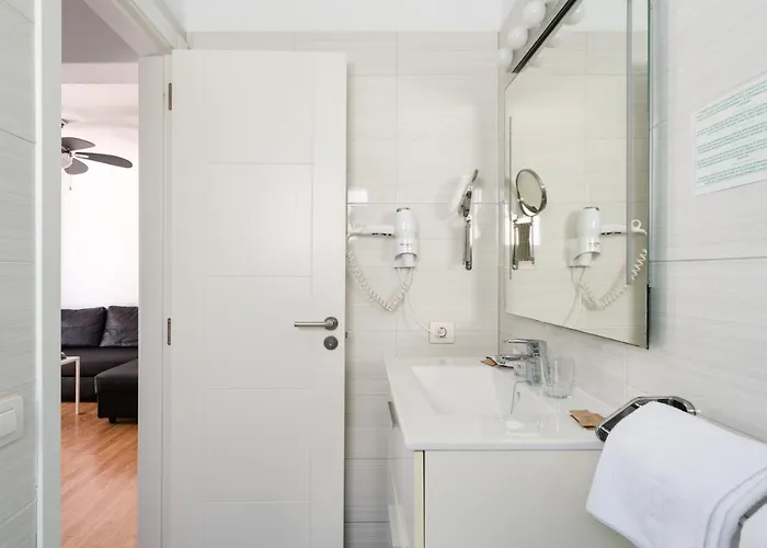 Вилла New Lanzasuites *