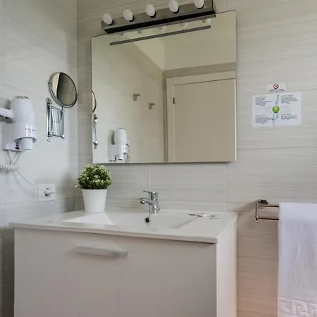 New Lanzasuites Vila