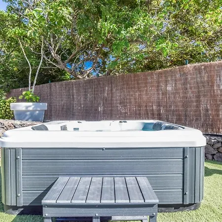 Vila New Lanzasuites