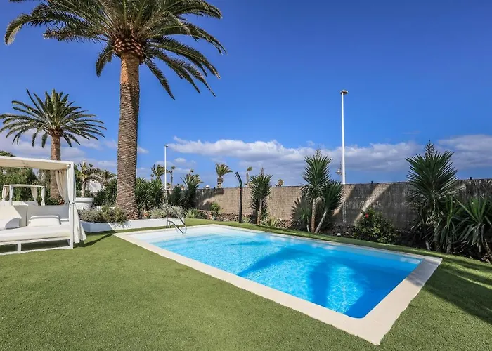 New Lanzasuites Villa